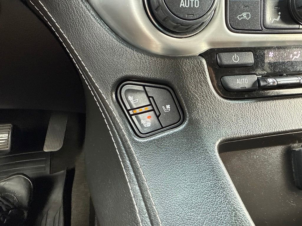 Used 2017 GMC Yukon SLT AWD/4WD image 29