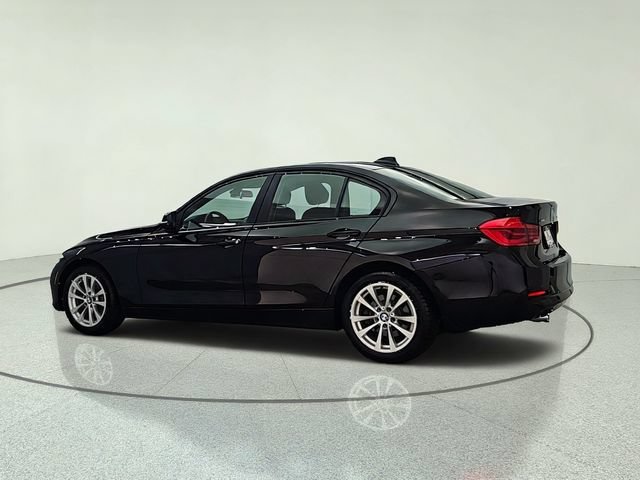 Used 2017 BMW 320i xDrive Sedan AWD/4WD image 4
