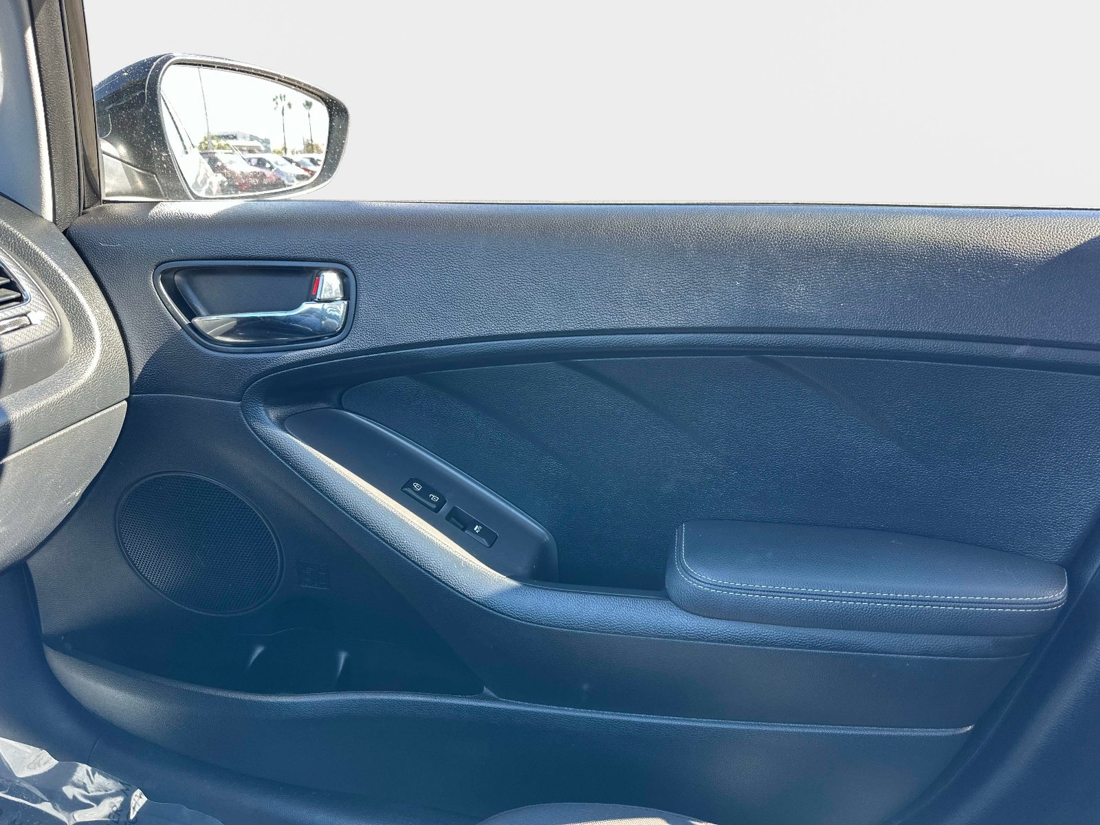 Used 2017 Kia Forte S w/ S Premium Package image 21