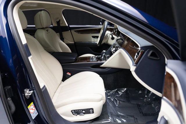 Used 2021 Bentley Flying Spur W12 image 57