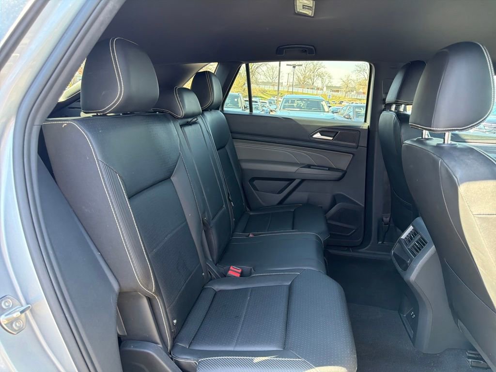 Used 2023 Volkswagen Atlas Cross Sport SE image 32