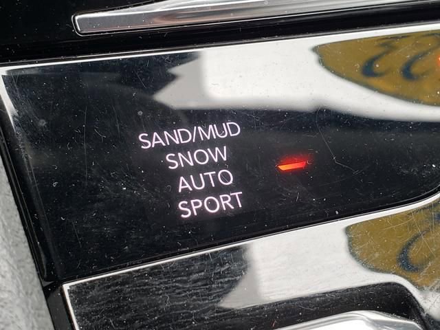 Used 2022 Jeep Grand Cherokee Limited image 24