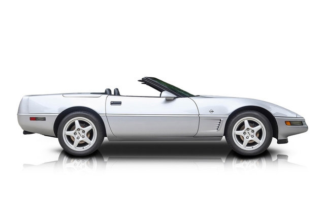 Used 1996 Chevrolet Corvette Convertible RWD image 2