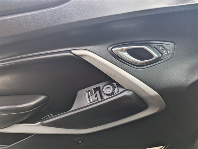 Used 2020 Chevrolet Camaro LT image 24