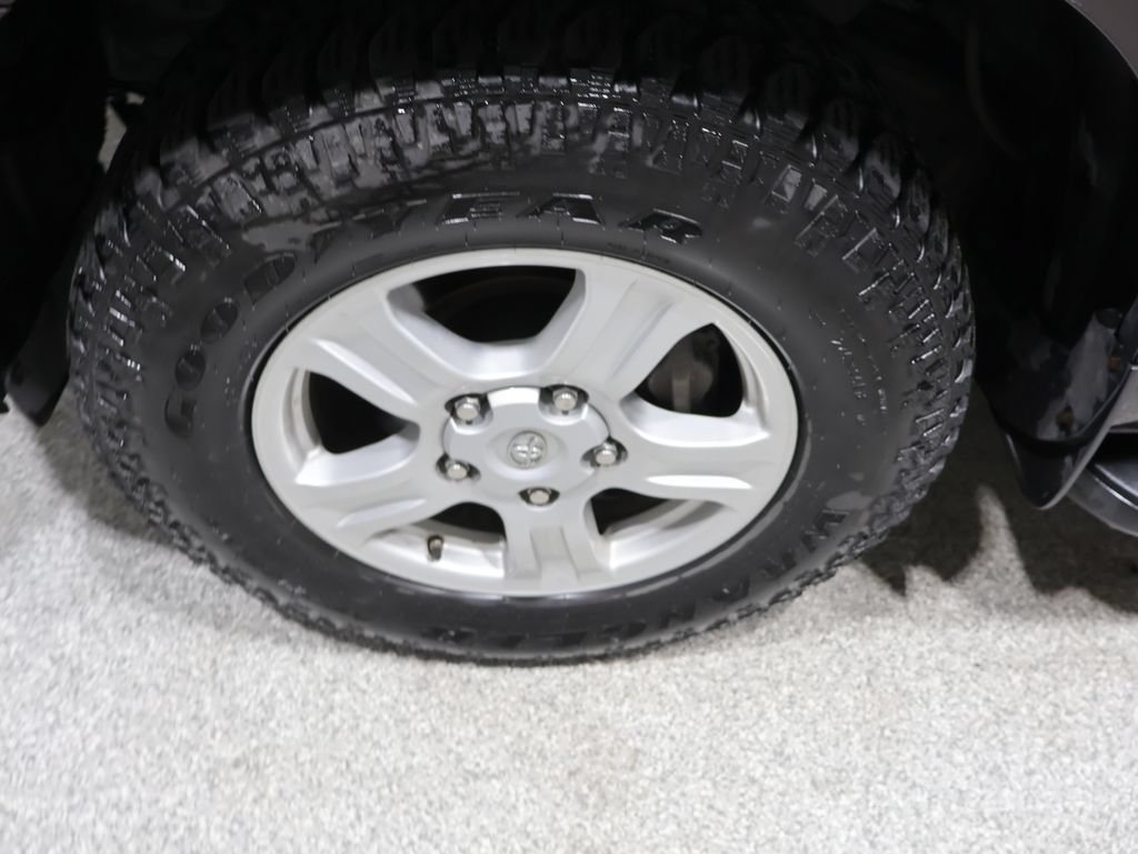 Used 2016 Toyota Sequoia SR5 AWD/4WD image 8