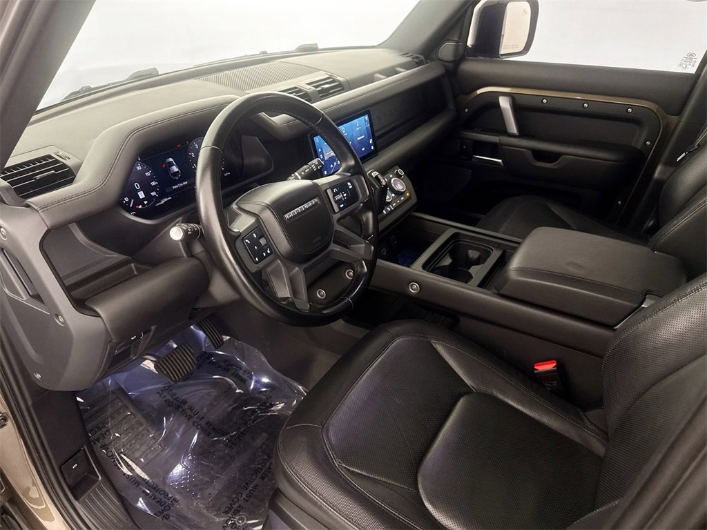 Certified 2023 Land Rover Defender 110 X-Dynamic SE image 9