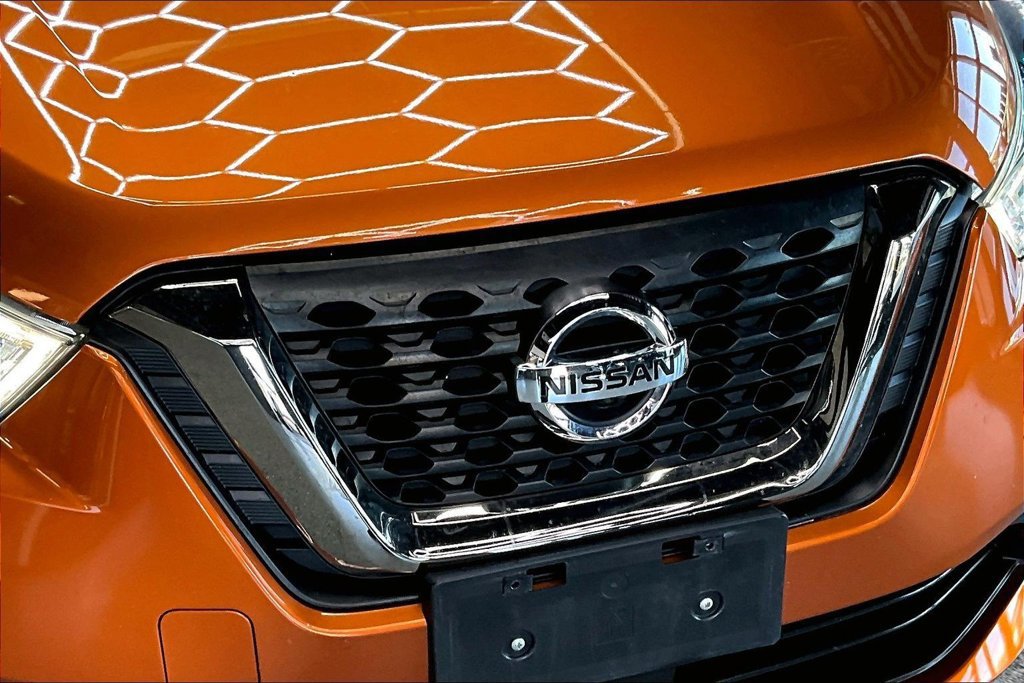 Used 2020 Nissan Kicks SR w/ Exterior Package FWD image 32