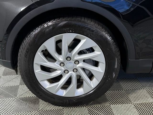 Certified 2025 Land Rover Discovery S image 15