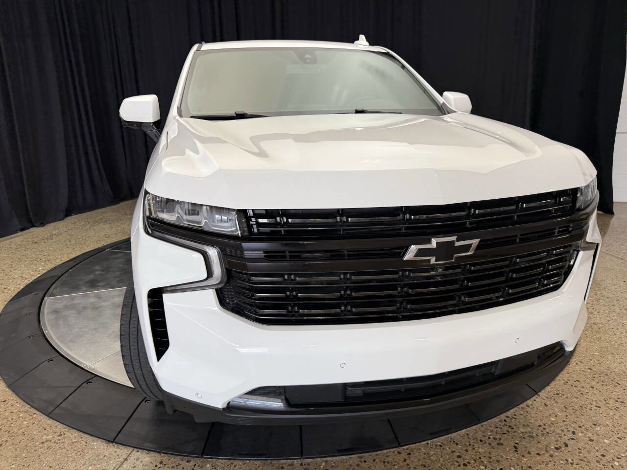 Used 2022 Chevrolet Suburban RST w/ Luxury Package AWD/4WD image 12