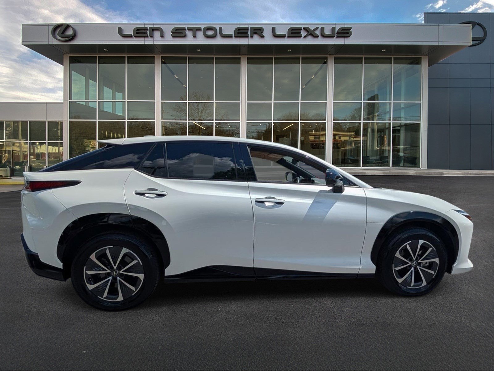 Certified 2023 Lexus RZ 450e Premium w/ Accessory Package (2T) AWD/4WD image 2