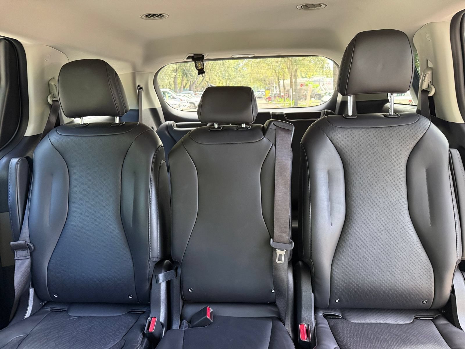 Used 2026 Kia Carnival FWD image 38