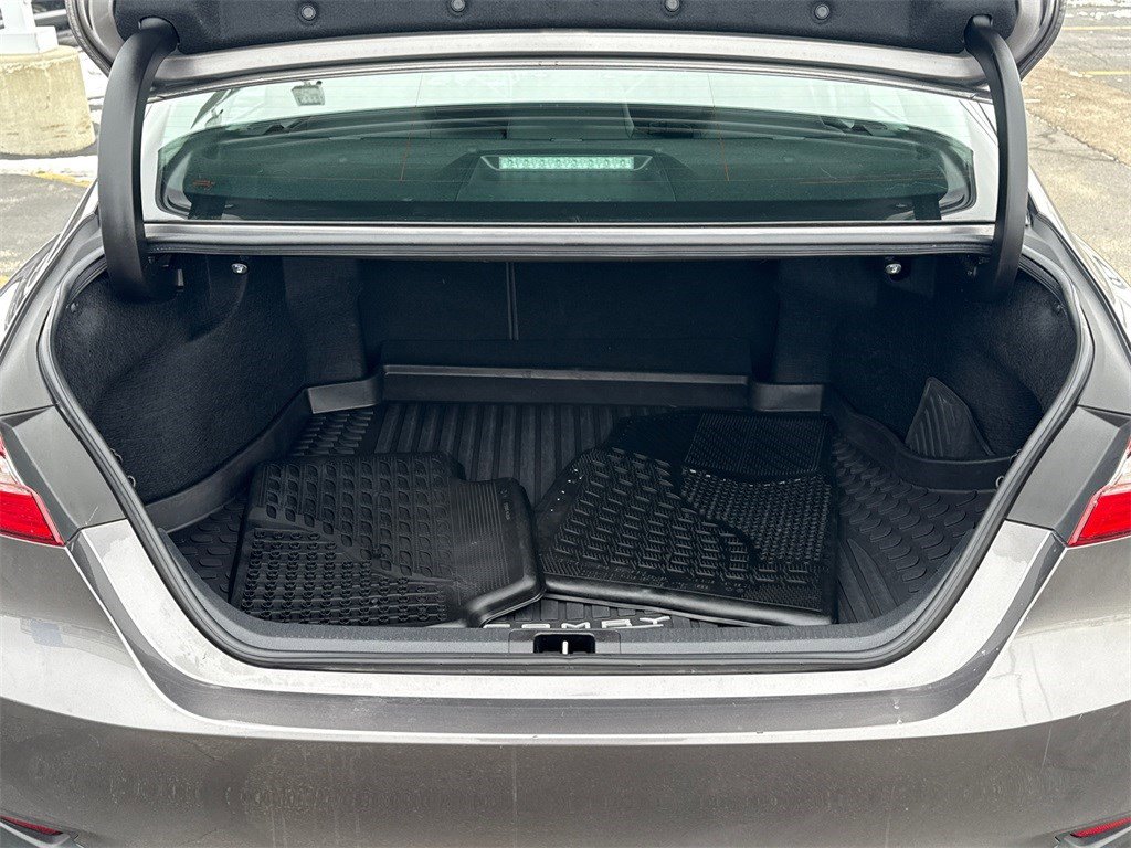 Used 2019 Toyota Camry LE image 14