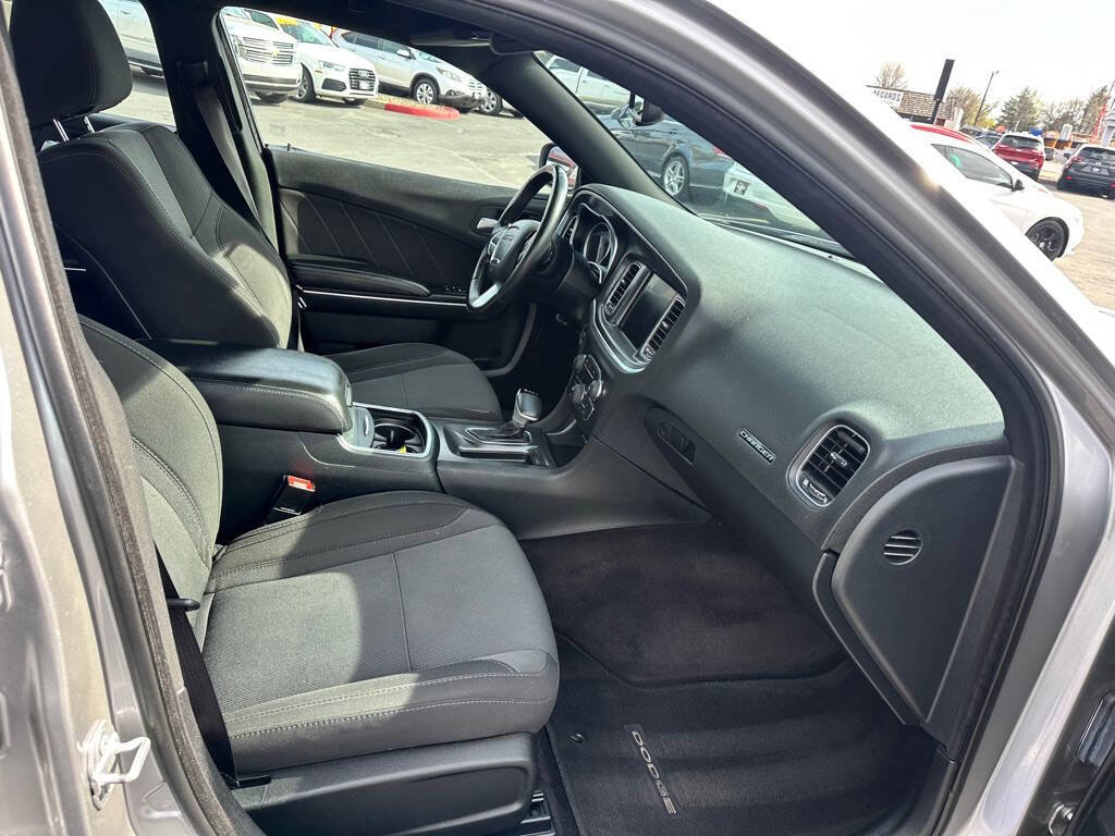 Used 2016 Dodge Charger SXT image 17