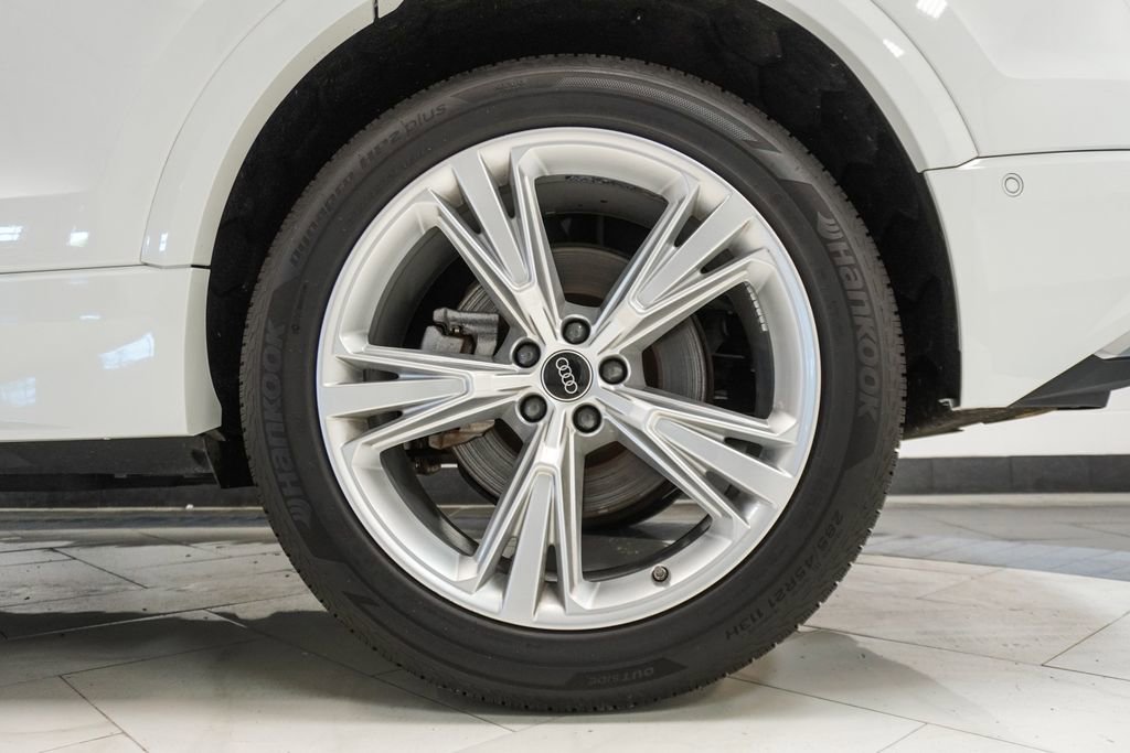 Used 2022 Audi Q8 Premium Plus w/ Premium Plus Package AWD/4WD image 38