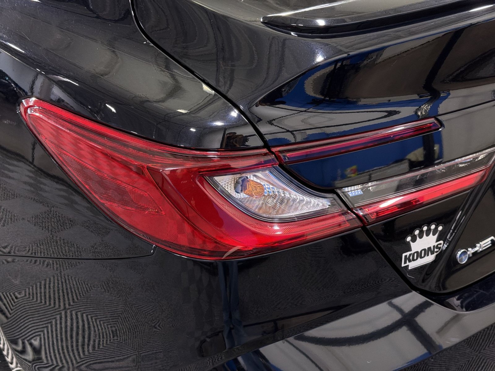 Used 2025 Toyota Camry SE FWD image 16