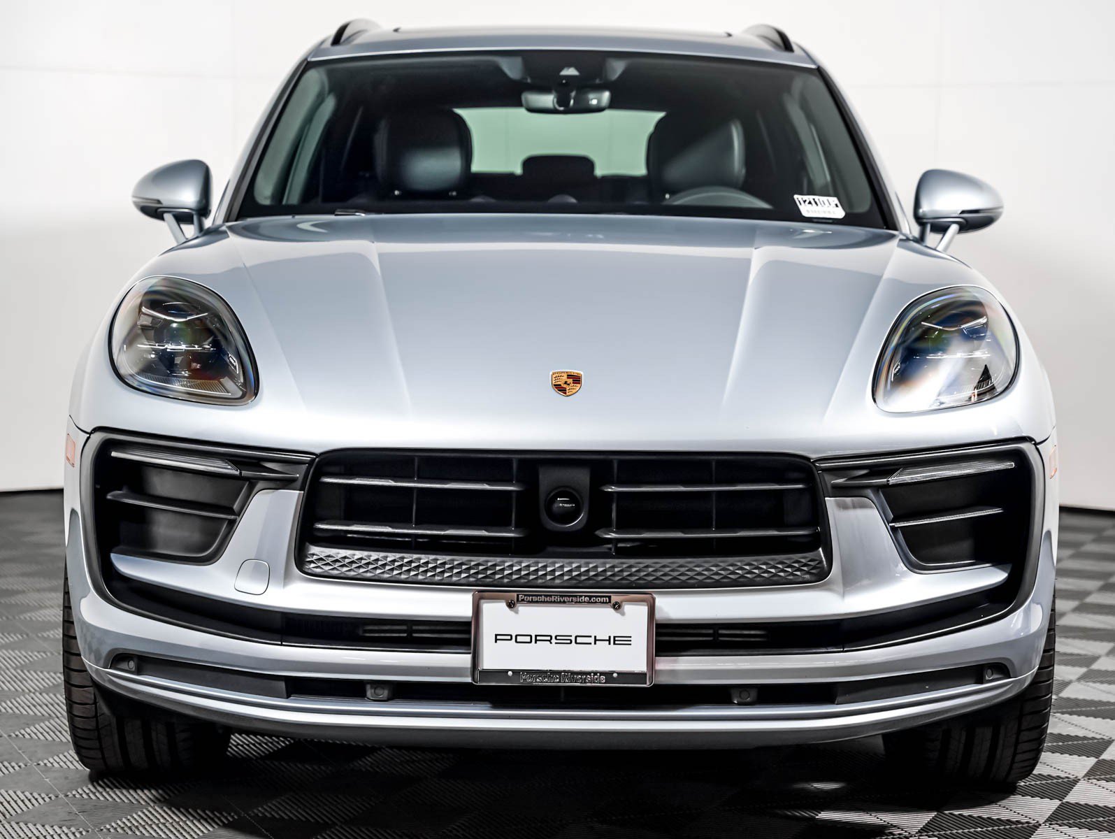 Certified 2023 Porsche Macan AWD/4WD image 7