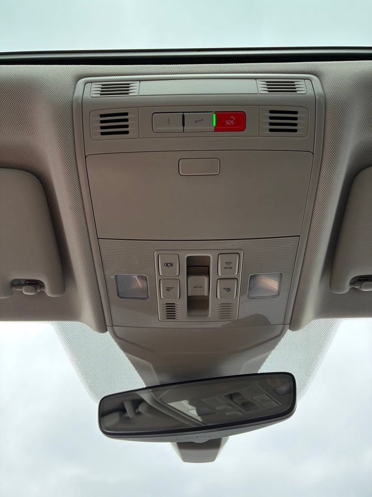 Used 2024 Volkswagen Jetta SEL FWD image 39