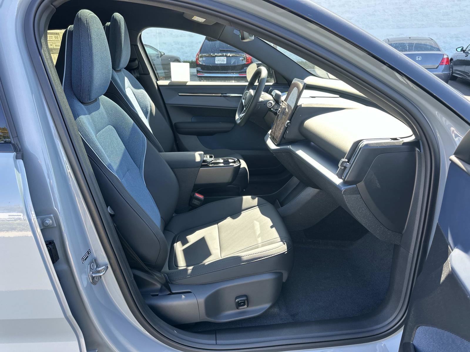 New 2026 Volvo EX30 Cross Country Ultra AWD/4WD image 19