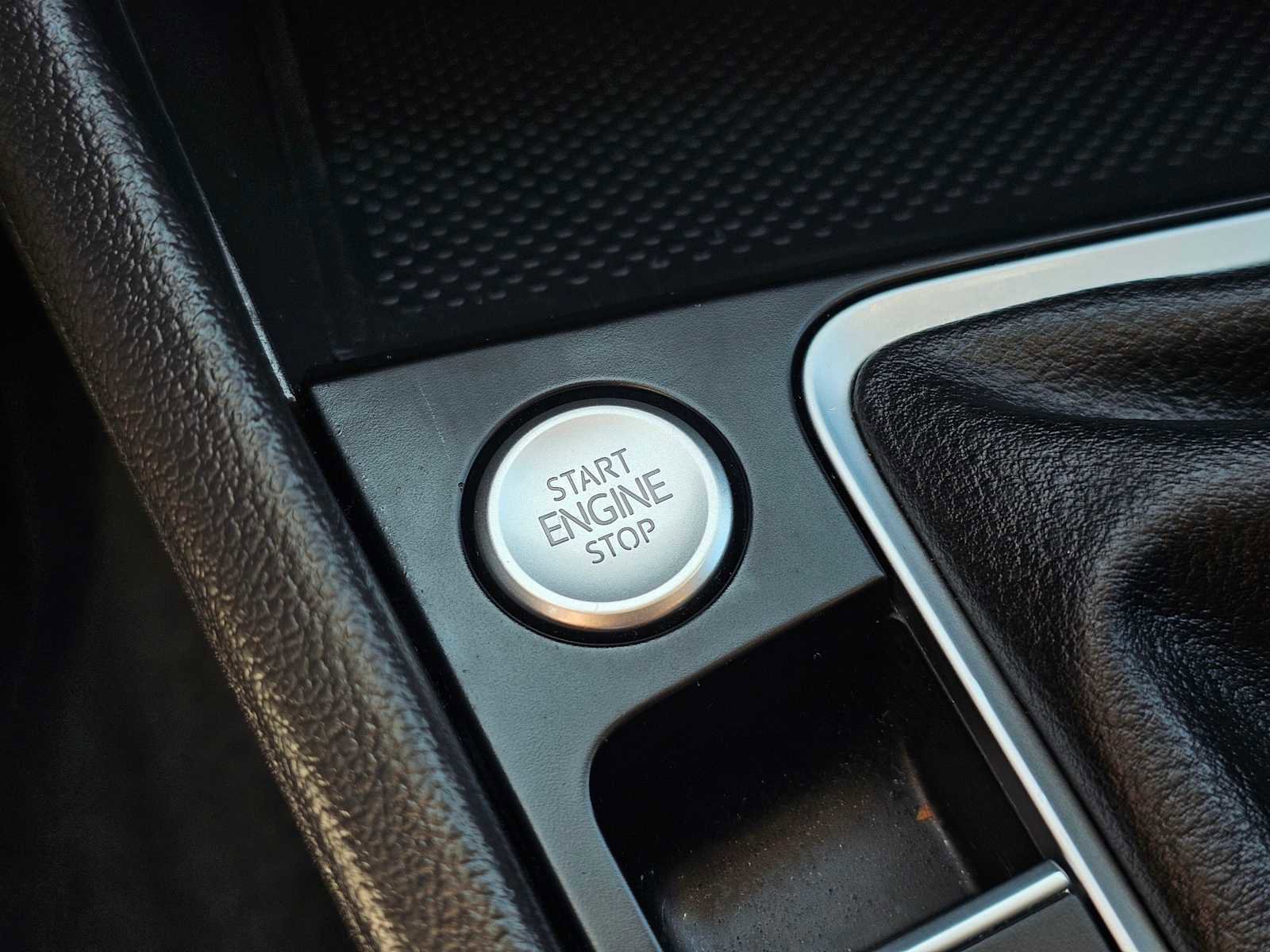 Used 2024 Volkswagen Jetta SE FWD image 30