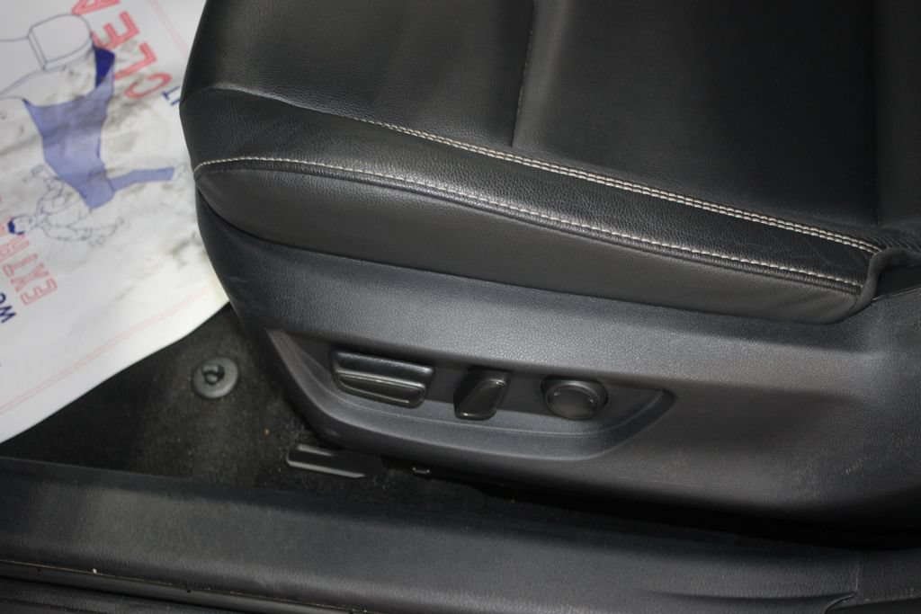 Used 2025 Toyota Camry SE FWD image 13