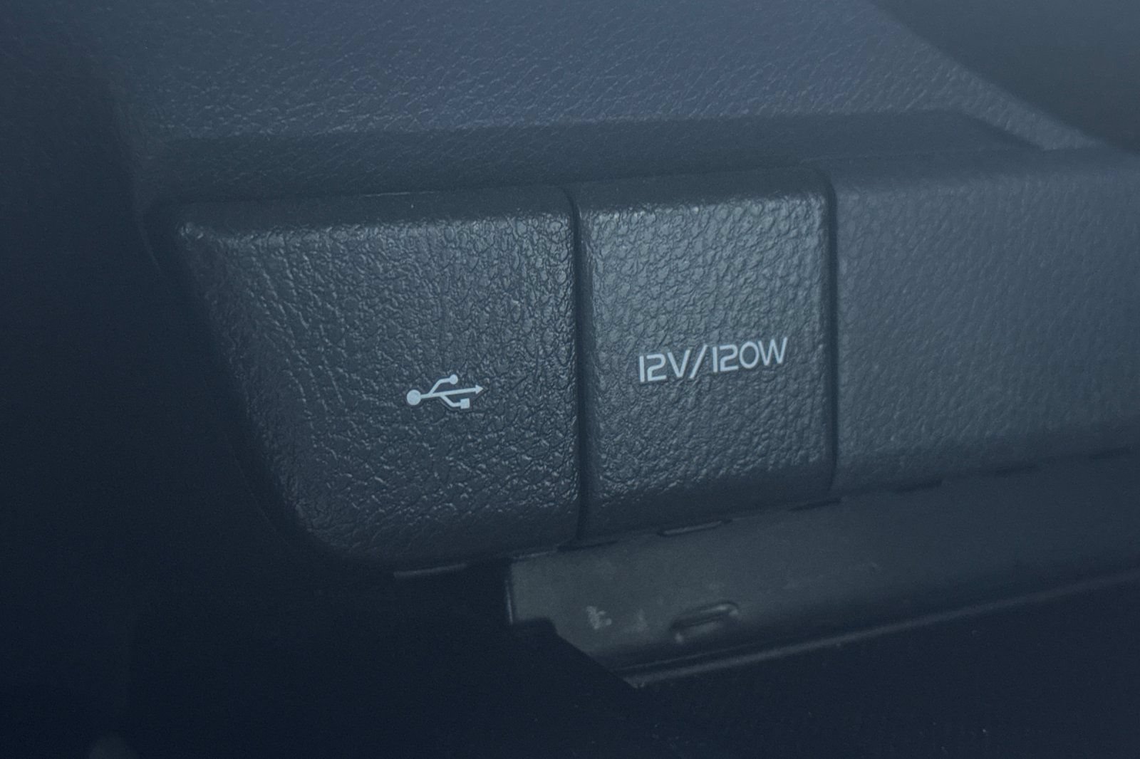 Used 2021 Toyota Camry SE w/ Cold Weather Package FWD image 30