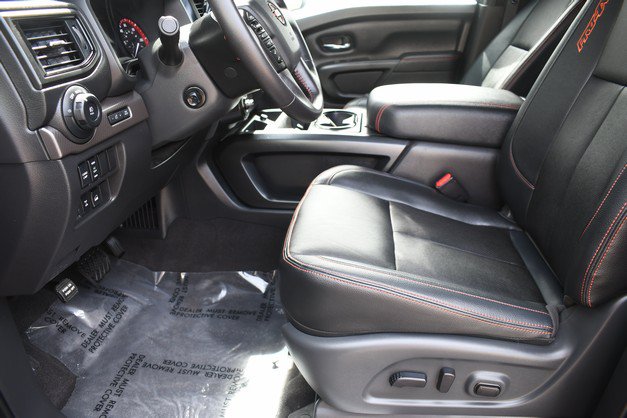 Used 2024 Nissan Titan PRO-4X w/ Pro-4x Convenience Package AWD/4WD image 15