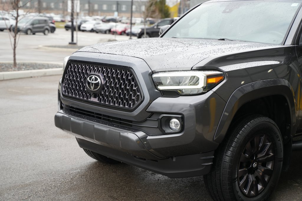 Used 2021 Toyota Tacoma Limited image 9