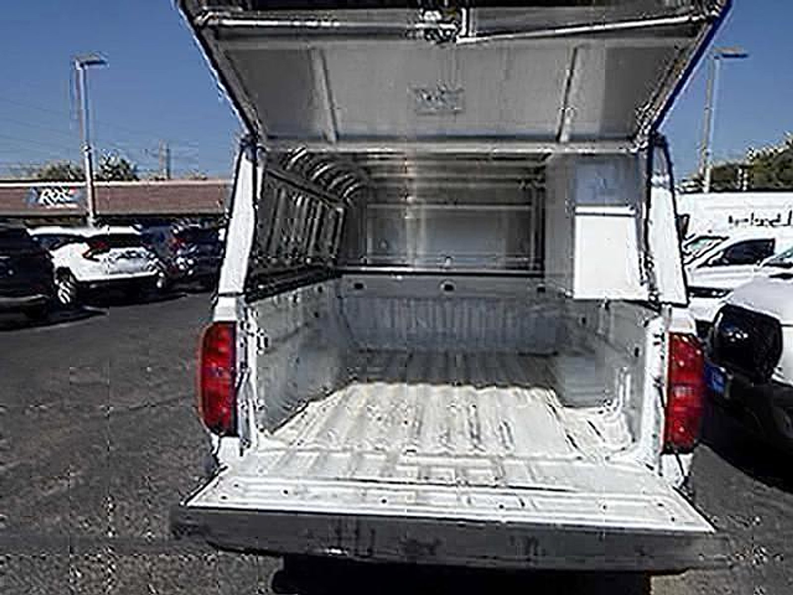 Used 2022 Chevrolet Colorado W/T w/ WT Convenience Package RWD image 5