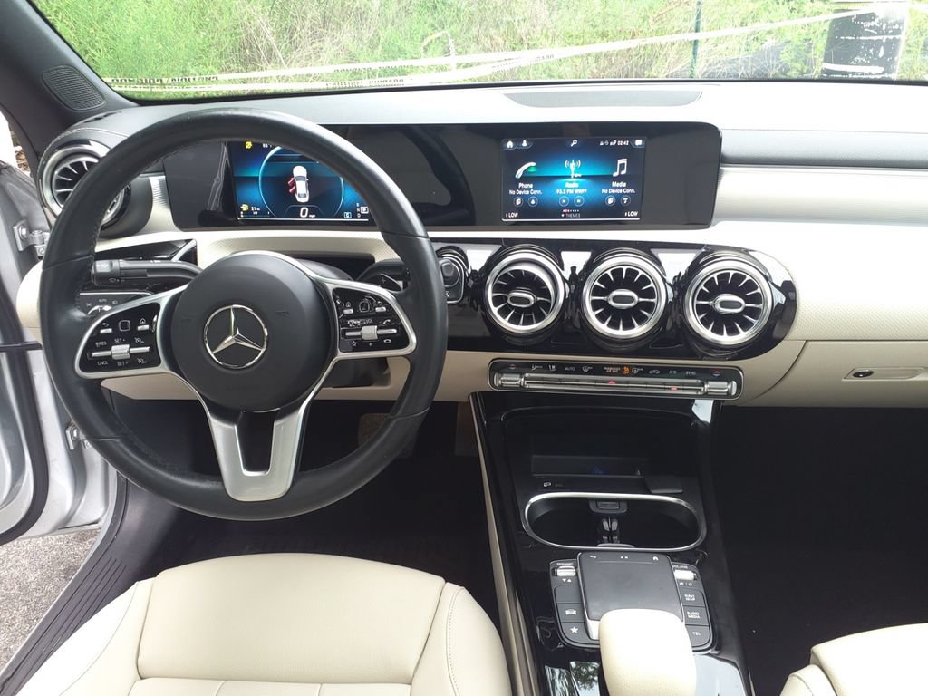 Used 2021 Mercedes-Benz CLA 250 image 20