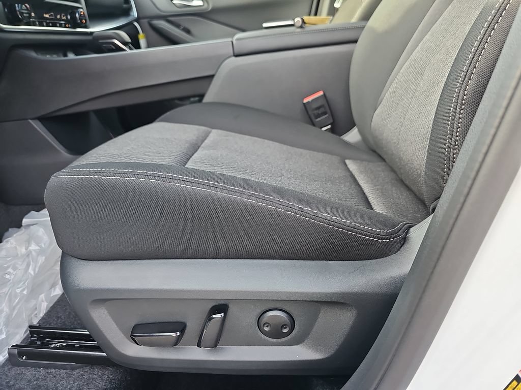 New 2026 Nissan Rogue SV w/ Cold Weather Package FWD image 32