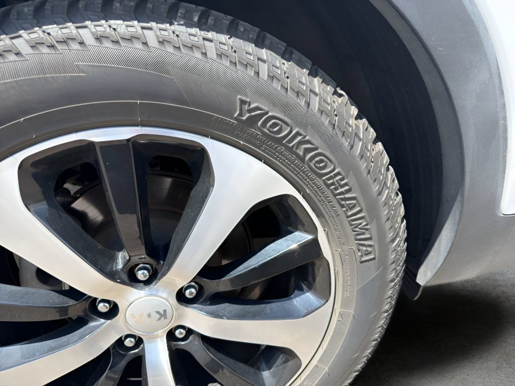 Used 2016 Kia Sorento EX AWD/4WD image 10