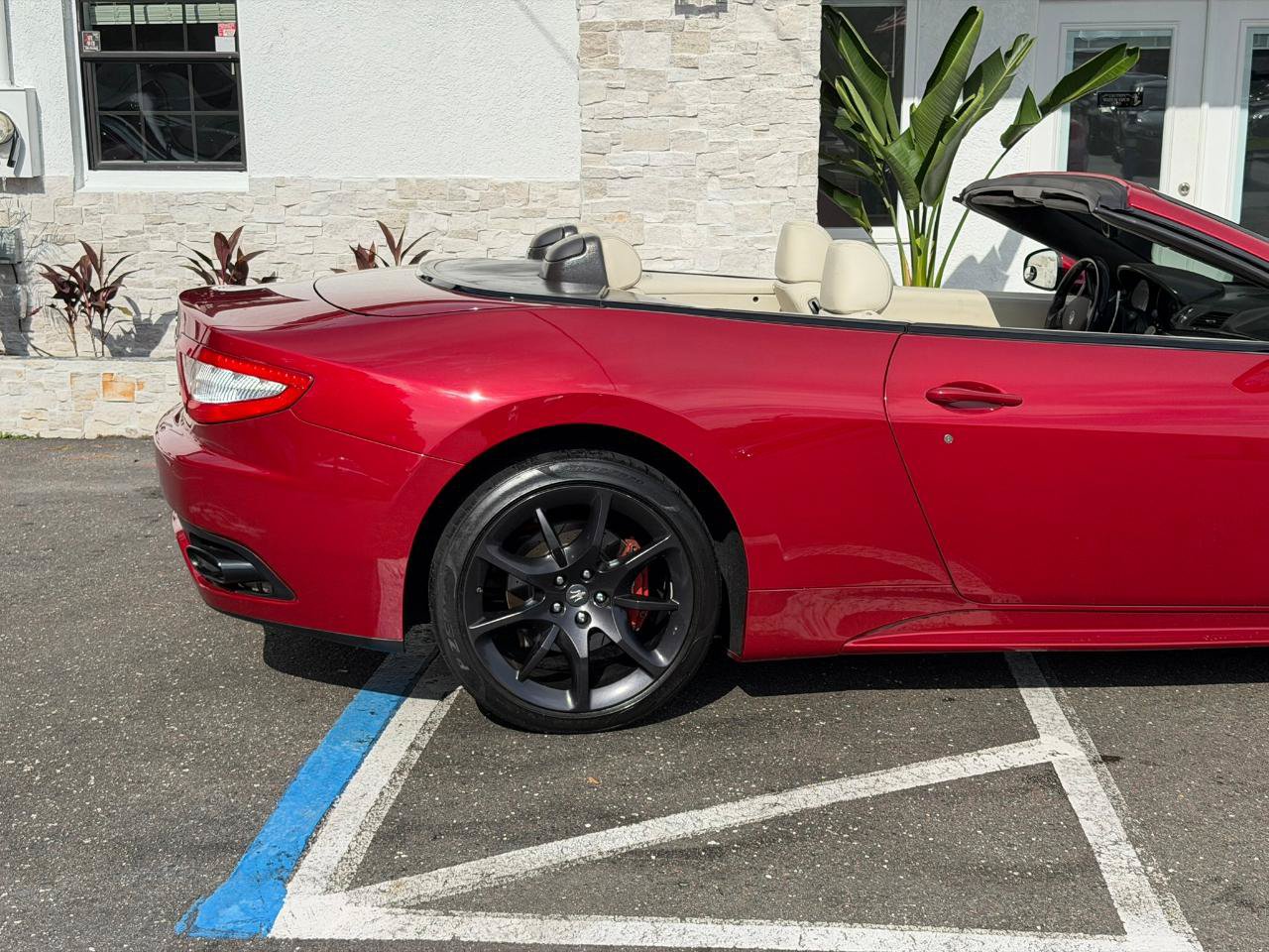Used 2012 Maserati GranTurismo Sport RWD image 18