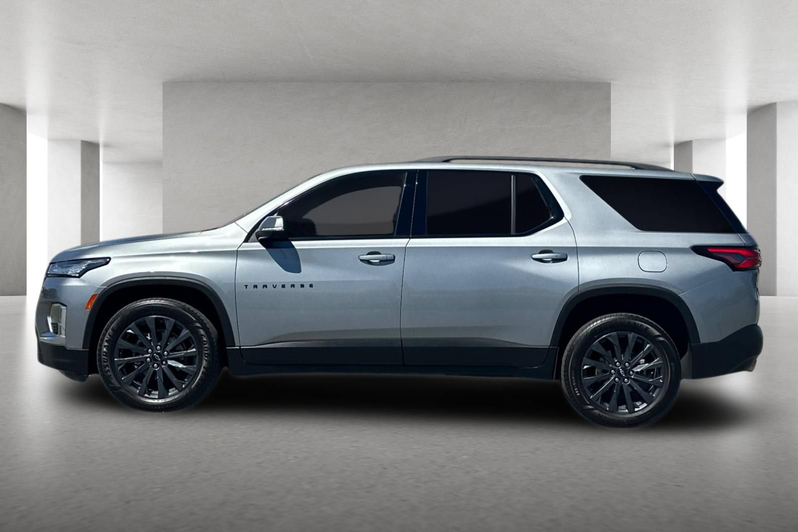 Used 2023 Chevrolet Traverse RS FWD image 7