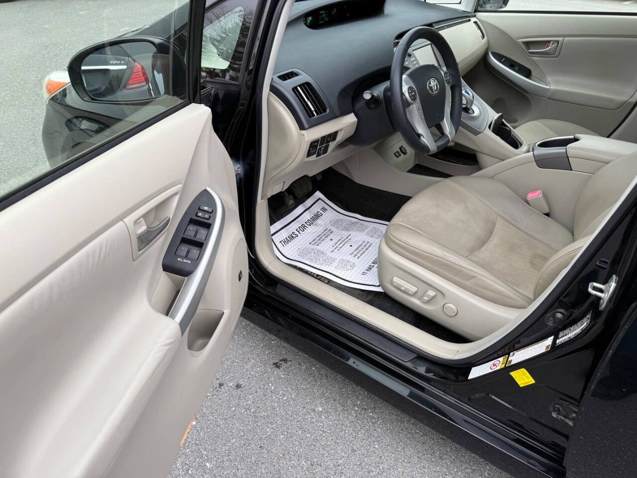 Used 2013 Toyota Prius Four w/ Deluxe Solar Roof Pkg FWD image 15