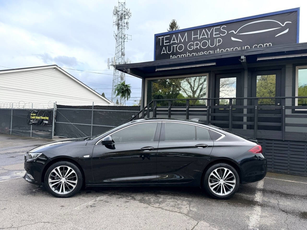 Used 2019 Buick Regal Preferred FWD image 3