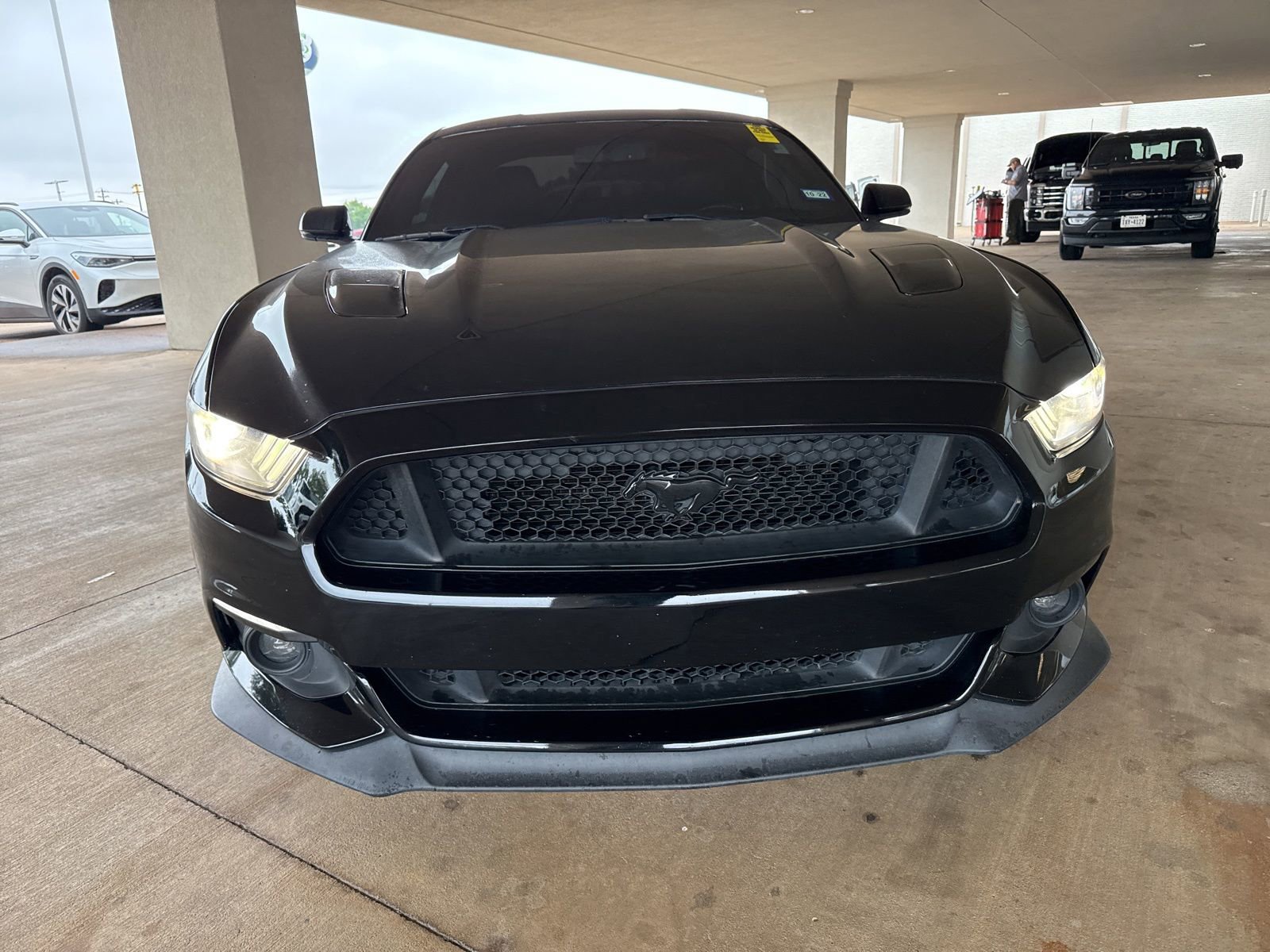 Used 2017 Ford Mustang GT Premium w/ GT Performance Package image 2