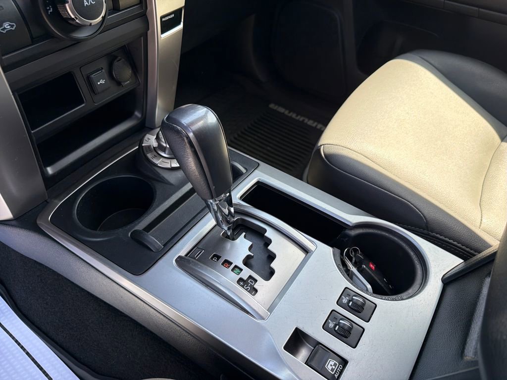 Used 2020 Toyota 4Runner SR5 Premium w/ Moonroof Package AWD/4WD image 25