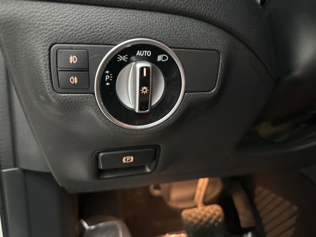 Used 2017 Mercedes-Benz GLA 250 image 19