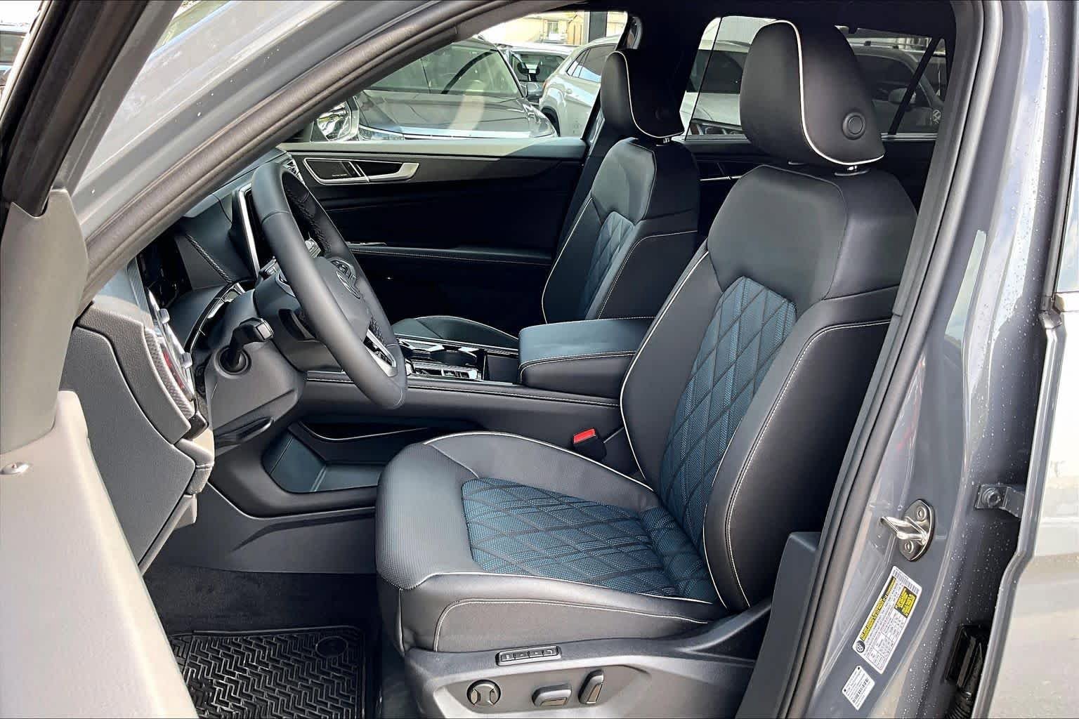 New 2026 Volkswagen Atlas Cross Sport SEL Premium R-Line AWD/4WD image 9