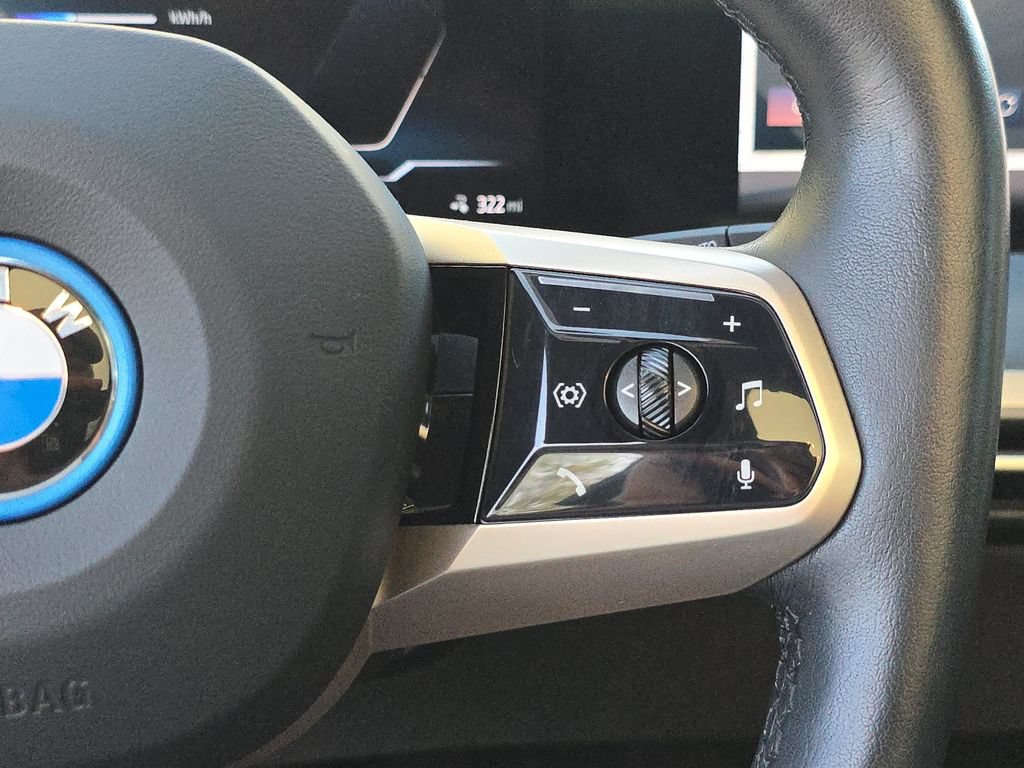 Used 2025 BMW iX xDrive50 AWD/4WD image 24