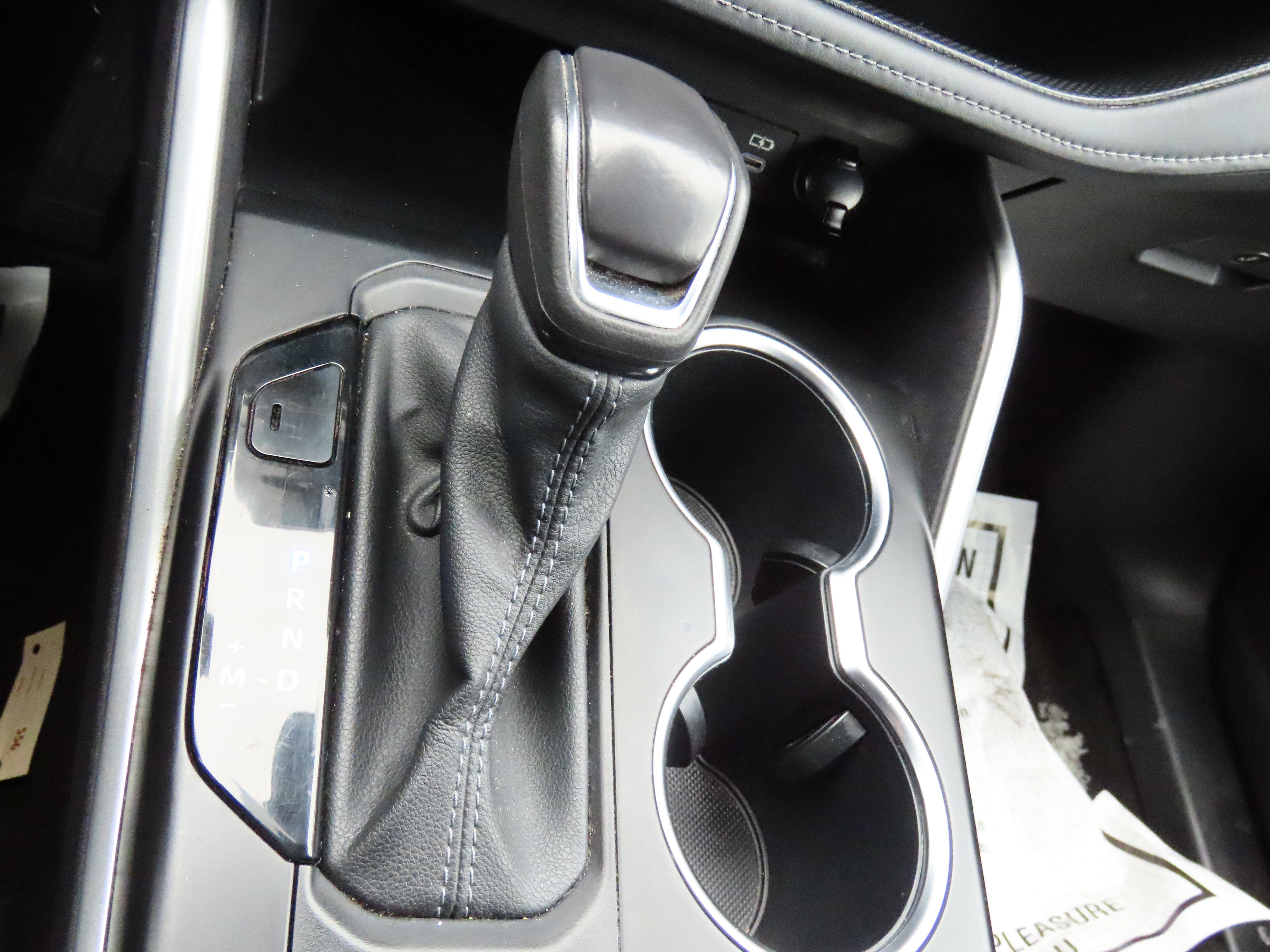 Used 2024 Toyota Highlander LE image 28