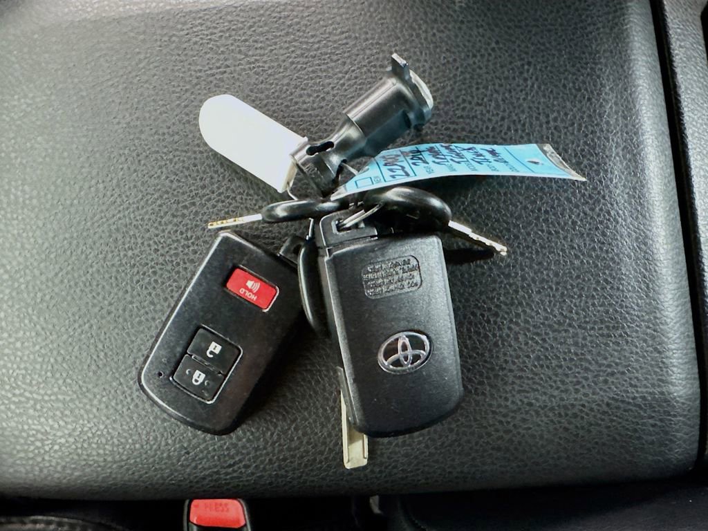 Used 2018 Toyota Tacoma TRD Off-Road image 28