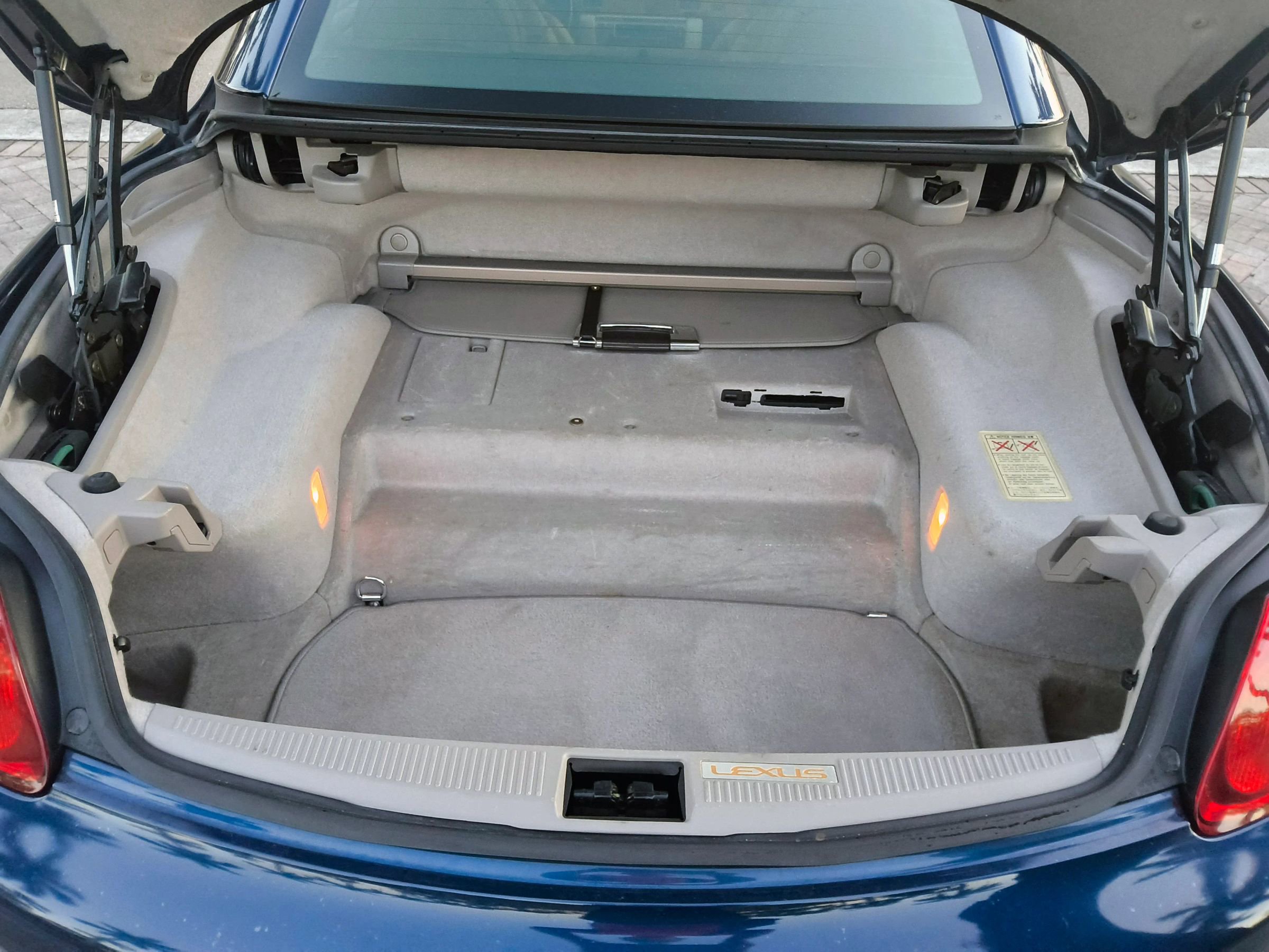 Used 2004 Lexus SC 430 Convertible image 11