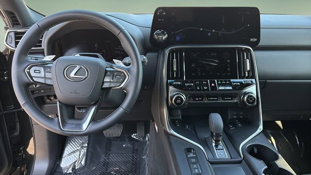 Used 2025 Lexus LX 700h Overtrail w/ Accessory Package (Z1) AWD/4WD image 15