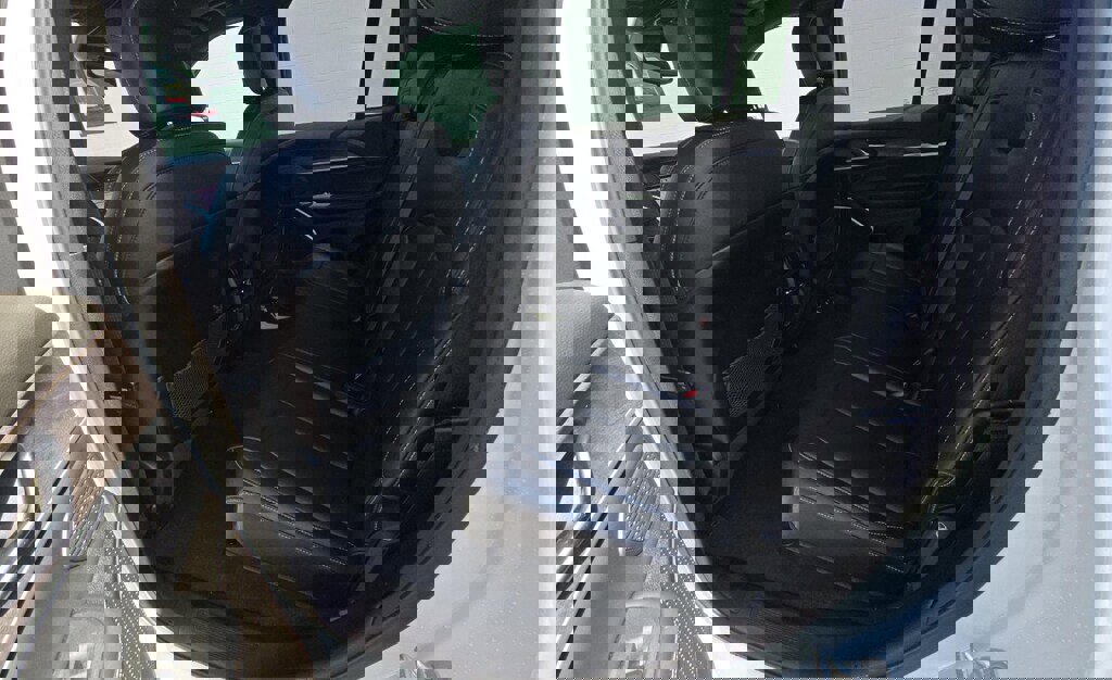 Used 2024 Jeep Grand Cherokee Limited 4xe image 8