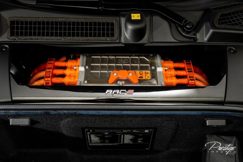 Used 2025 Ferrari SF90 Spider image 9