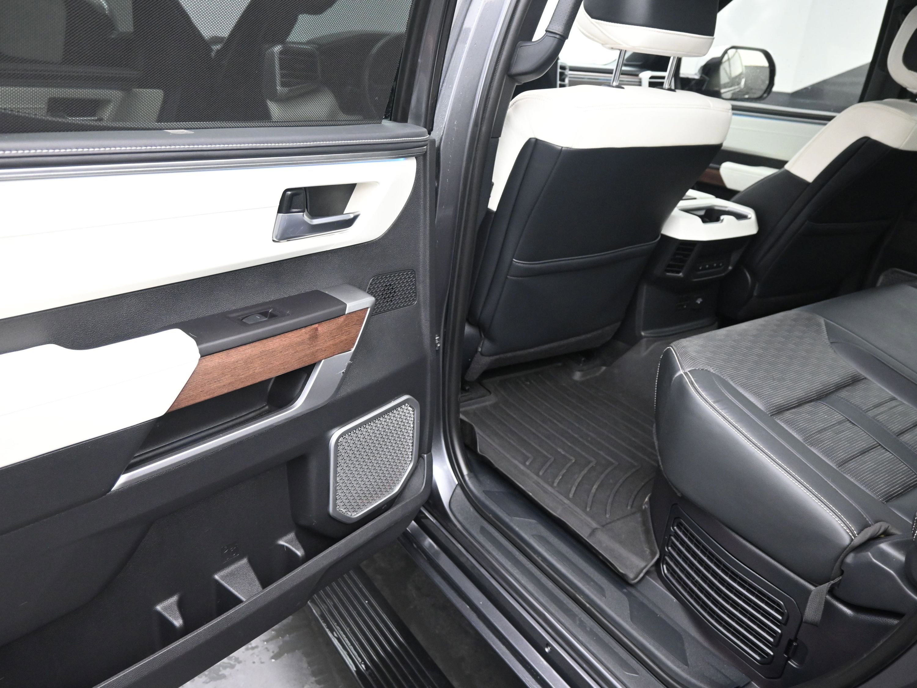 Used 2023 Toyota Tundra Capstone image 17