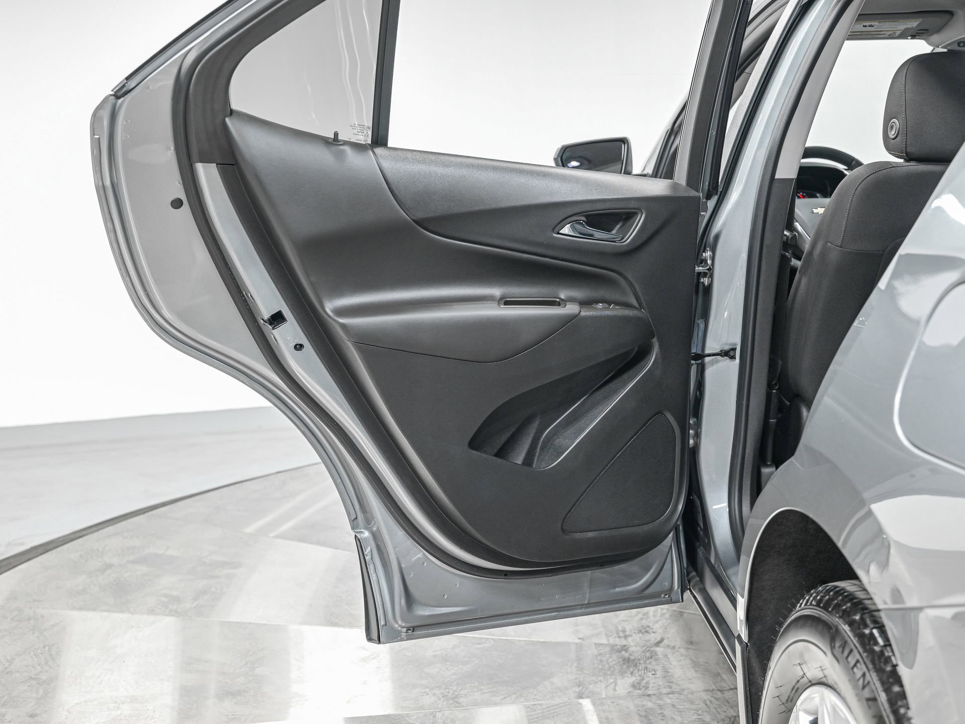 Used 2023 Chevrolet Equinox LT image 25