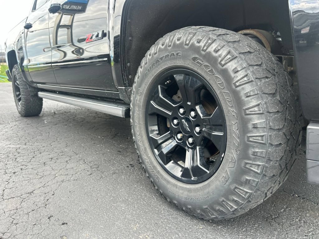 Used 2018 Chevrolet Silverado 1500 LTZ Z71 w/ LTZ Plus Package AWD/4WD image 12
