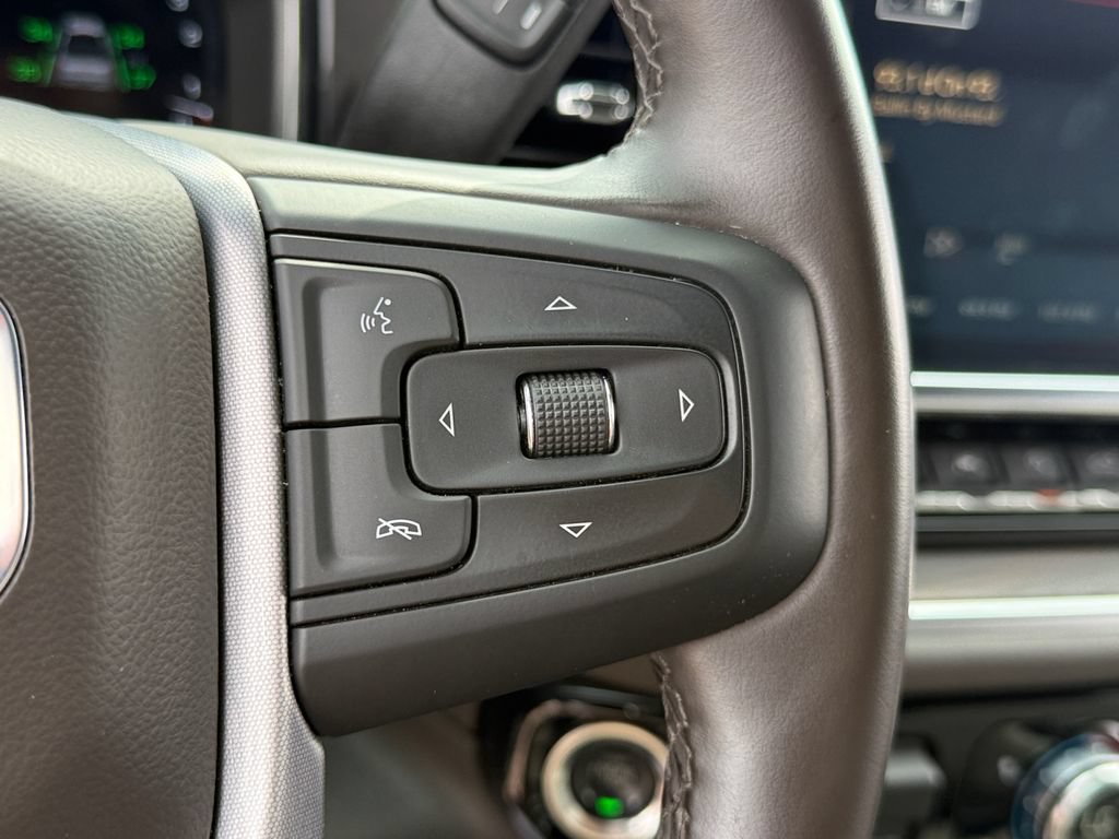 Used 2025 GMC Sierra 1500 SLT AWD/4WD image 18